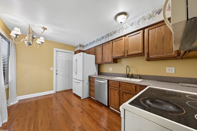 8224 Clay Court Court 11, Sterling Heights, MI 48313