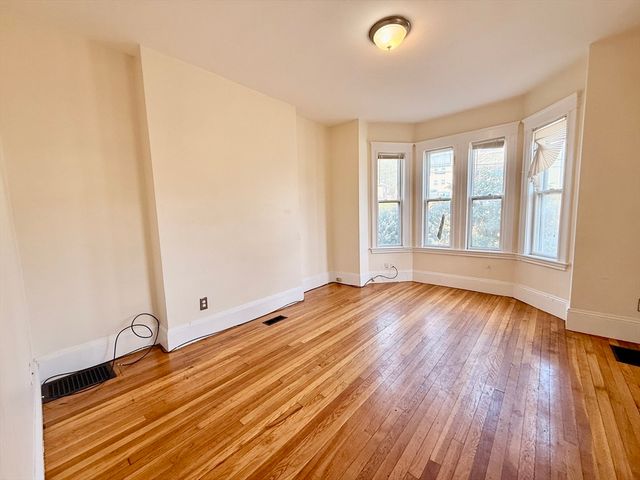 81 South St 81, Quincy, MA 02169