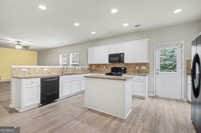 6858 Pierless Avenue, Sugar Hill, GA 30518