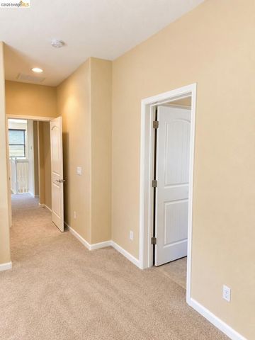 2520 Snowy Egret St, Modesto, CA 95355