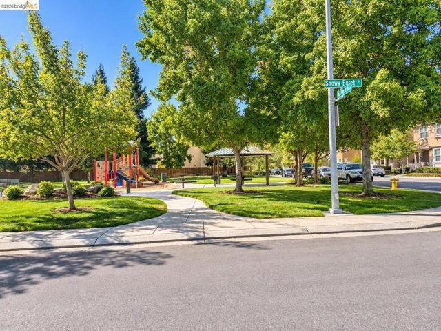 2520 Snowy Egret St, Modesto, CA 95355