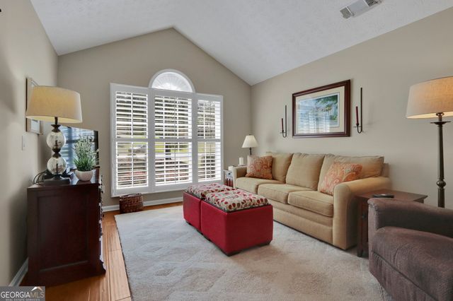 8720 Meadow Glen Court, Gainesville, GA 30506
