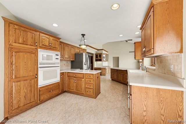 10404 Saint John Drive, Algonac, MI 48001