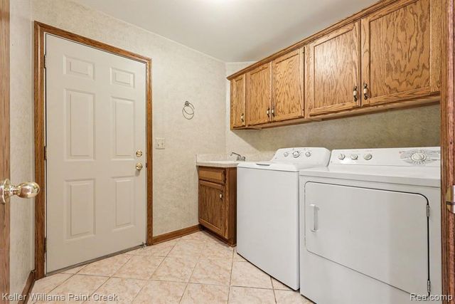 10404 Saint John Drive, Algonac, MI 48001