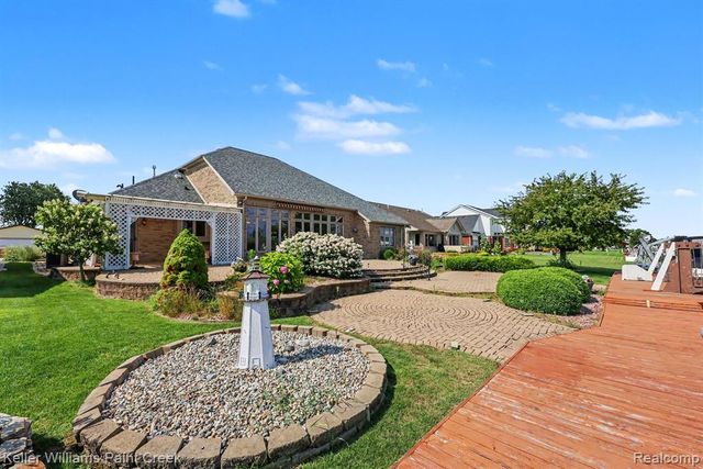 10404 Saint John Drive, Algonac, MI 48001