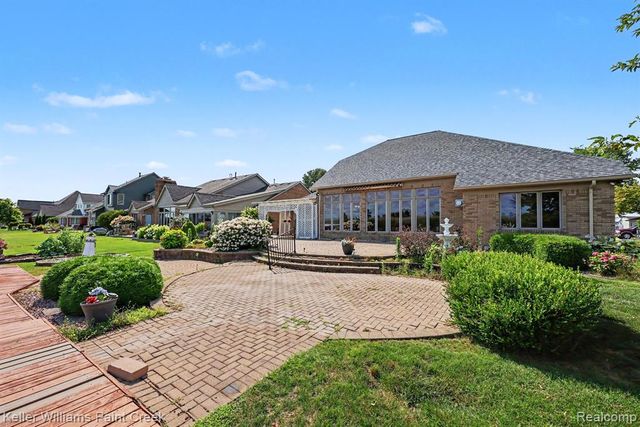 10404 Saint John Drive, Algonac, MI 48001