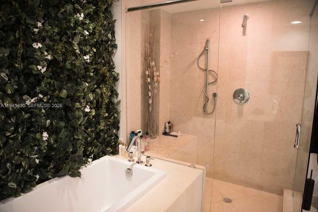 495 Brickell Ave 3805, Miami, FL 33131