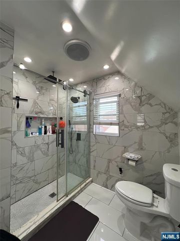 493 River Drive, Elmwood Park, NJ 07407