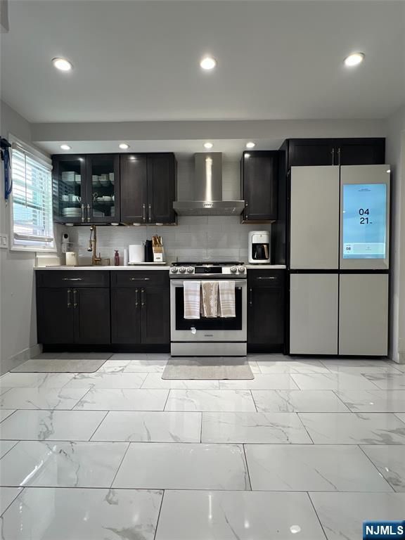 493 River Drive, Elmwood Park, NJ 07407