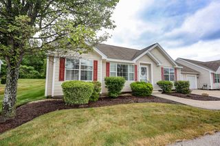 8 Cedar Street # 8, Hooksett, NH 03106