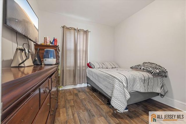 8 Center Street, South River, NJ 08882