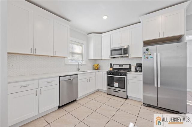 8 Center Street, South River, NJ 08882