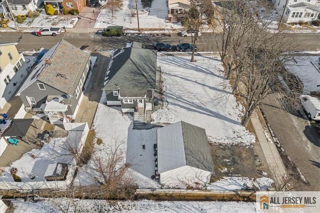 8 Center Street, South River, NJ 08882