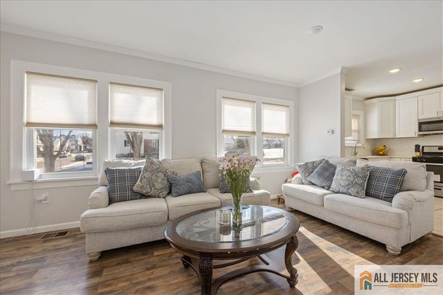 8 Center Street, South River, NJ 08882