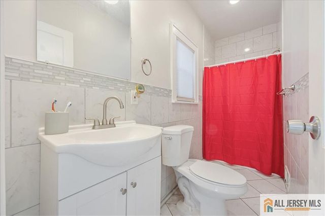 8 Center Street, South River, NJ 08882