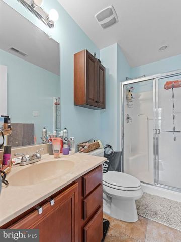 14 LUMBER LN, Mount Ephraim, NJ 08059