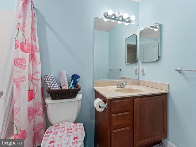 14 LUMBER LN, Mount Ephraim, NJ 08059