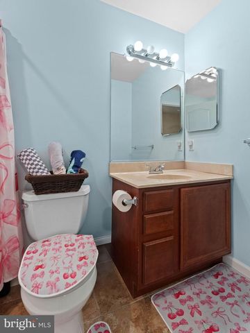 14 LUMBER LN, Mount Ephraim, NJ 08059
