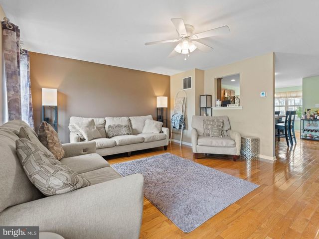 14 LUMBER LN, Mount Ephraim, NJ 08059