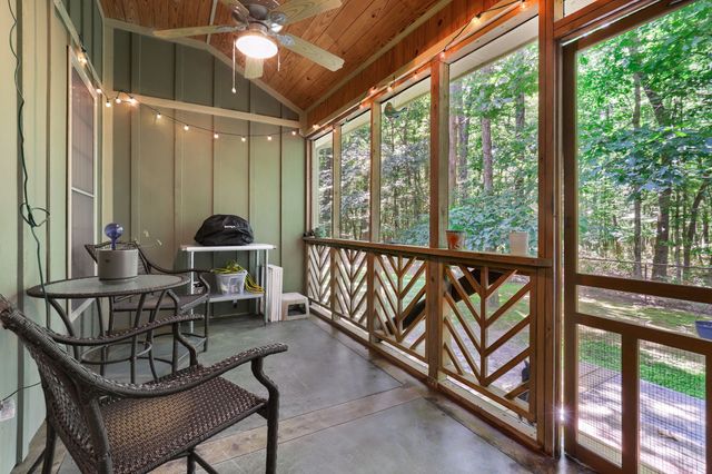 60 Lightning Bug Ln, Sewanee, TN 37375