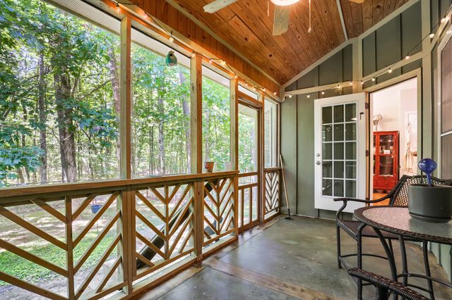 60 Lightning Bug Ln, Sewanee, TN 37375