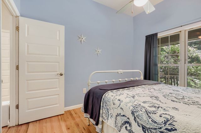 60 Lightning Bug Ln, Sewanee, TN 37375