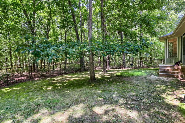 60 Lightning Bug Ln, Sewanee, TN 37375