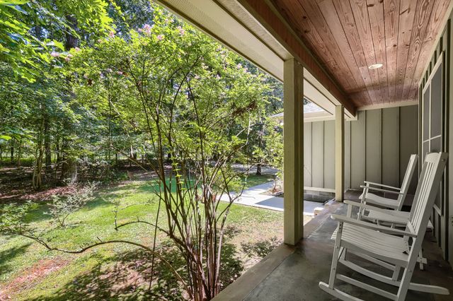 60 Lightning Bug Ln, Sewanee, TN 37375