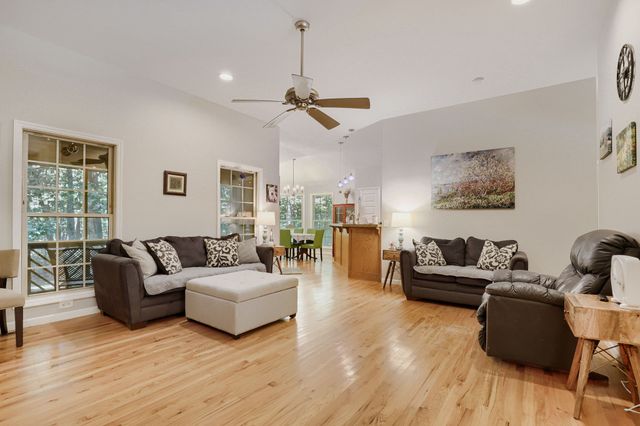 60 Lightning Bug Ln, Sewanee, TN 37375