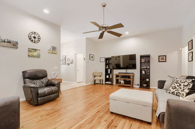 60 Lightning Bug Ln, Sewanee, TN 37375