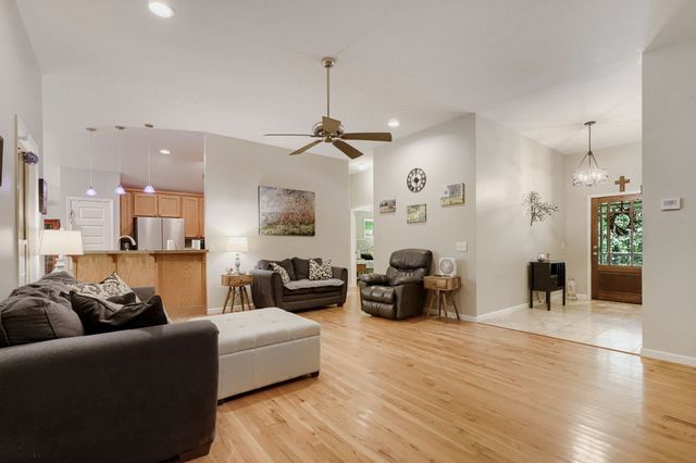 60 Lightning Bug Ln, Sewanee, TN 37375