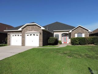 4986 Vizcaya Dr, Pensacola, FL 32507