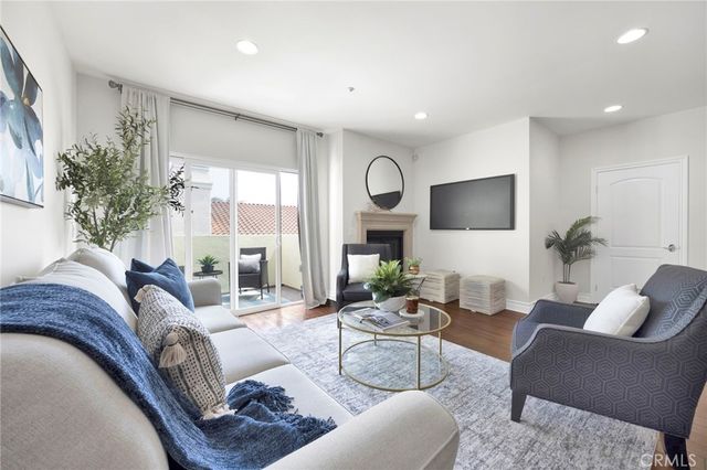 1726 S Bentley Avenue PH3, Los Angeles, CA 90025