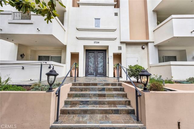 1726 S Bentley Avenue PH3, Los Angeles, CA 90025