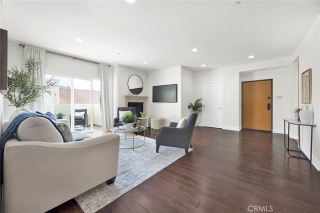 1726 S Bentley Avenue PH3, Los Angeles, CA 90025