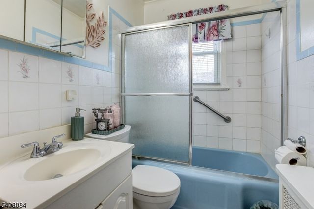 284 W End Ave, Newark City, NJ 07106