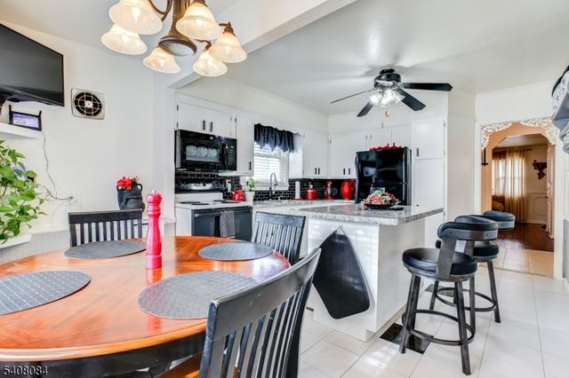 284 W End Ave, Newark City, NJ 07106