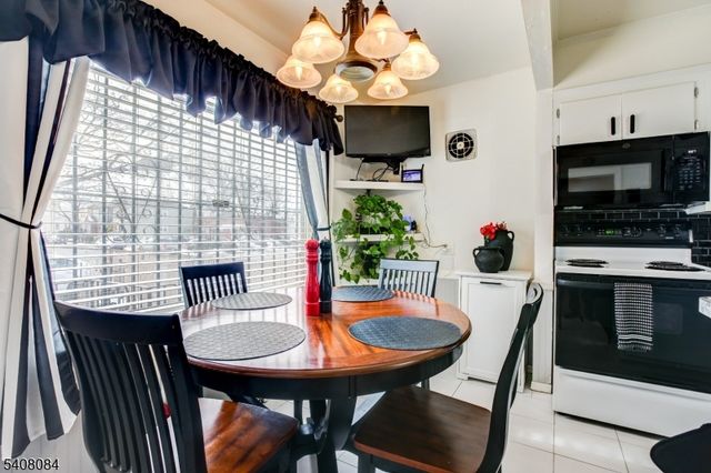 284 W End Ave, Newark City, NJ 07106