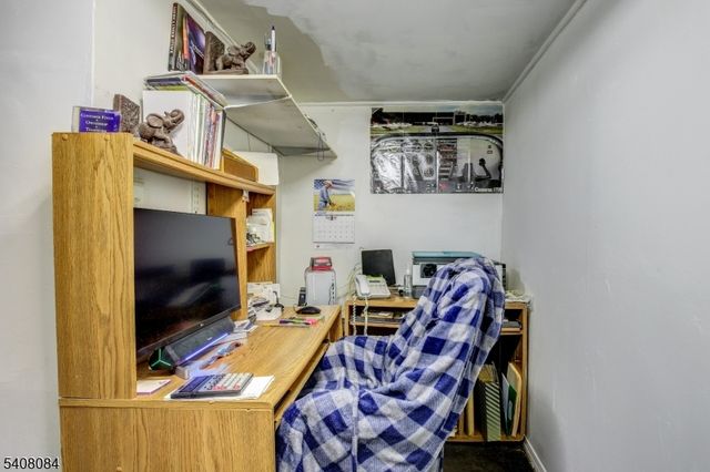 284 W End Ave, Newark City, NJ 07106