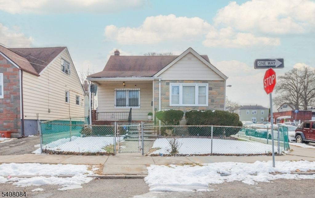 284 W End Ave, Newark City, NJ 07106