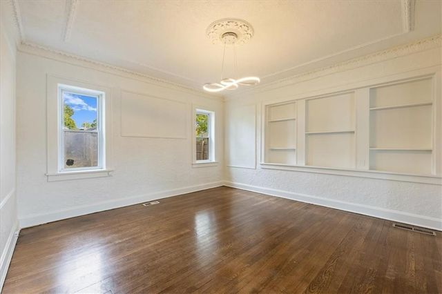 7343 Forest Avenue, Kansas City, MO 64131