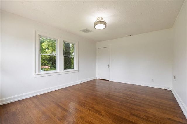 7343 Forest Avenue, Kansas City, MO 64131