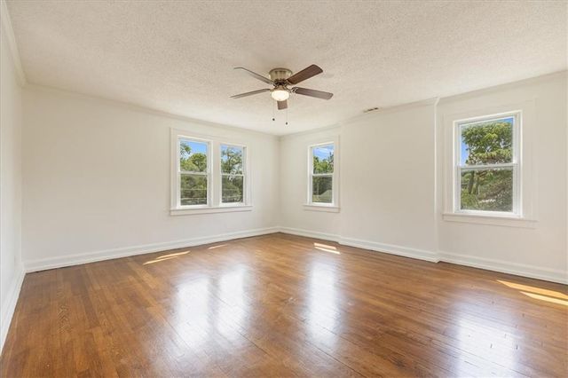 7343 Forest Avenue, Kansas City, MO 64131