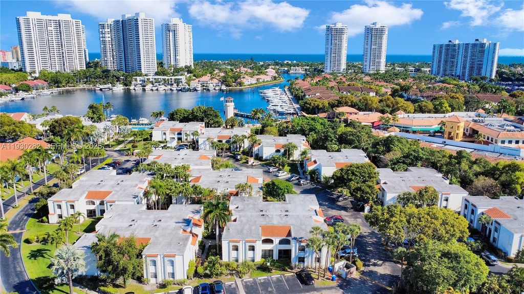 Image 25 of property listing at 3553 Magellan Cir 317-1, Aventura, FL 33180