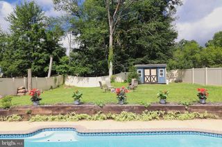 10 BLUE ROCK DR, Sellersville, PA 18960