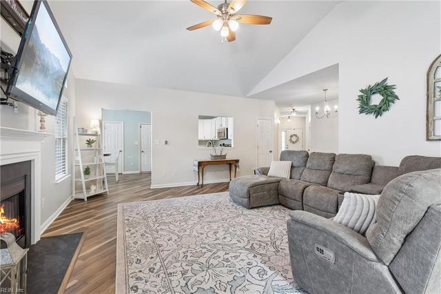 3763 Mariners DR, Hayes, VA 23072