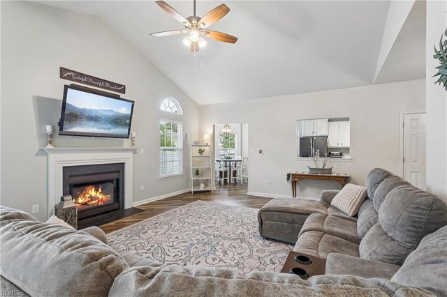 3763 Mariners DR, Hayes, VA 23072