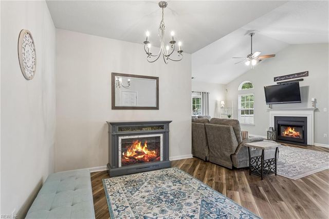 3763 Mariners DR, Hayes, VA 23072