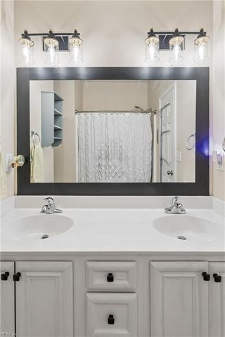 3763 Mariners DR, Hayes, VA 23072