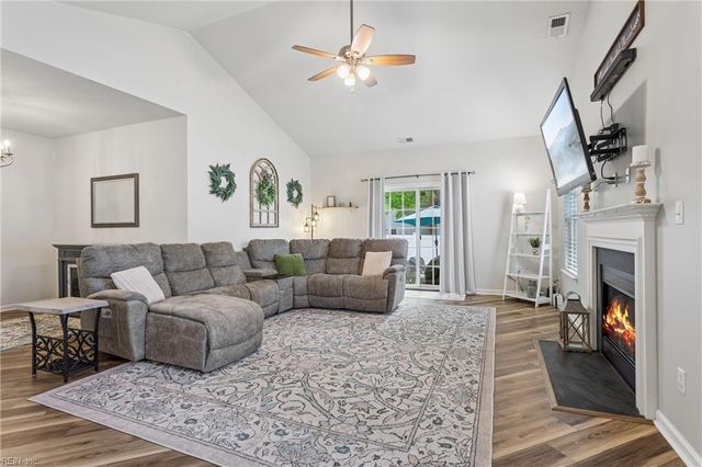 3763 Mariners DR, Hayes, VA 23072